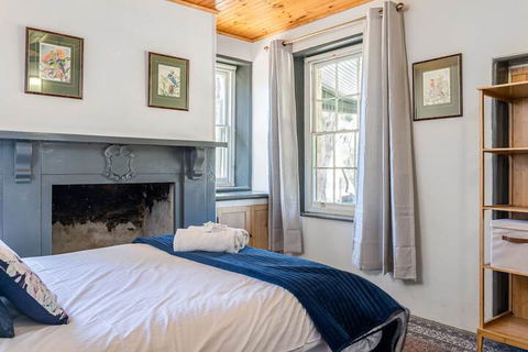 Reillys Wines Heritage Cottages - Tourism TAS 6