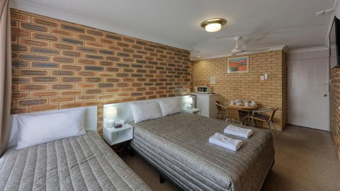 Gunsynd Motor Inn - Tourism TAS 5