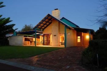 Dunsborough Beach Cottages - Tourism TAS 4