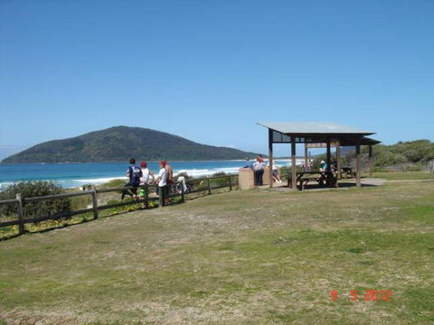 The Beach Townhouse - Hobart Tourism 4