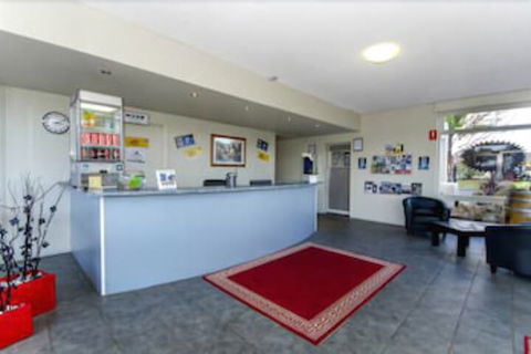 Red Carpet Motel - Tourism TAS 6