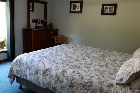 Eagles Roost Farmstay B & B - Tourism TAS 2