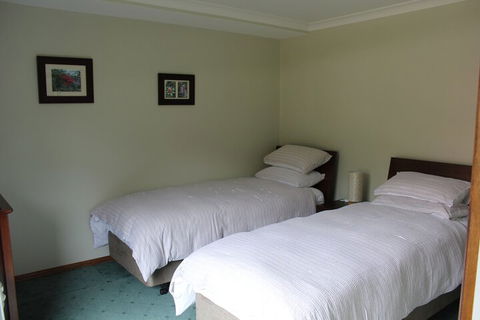 Eagles Roost Farmstay B & B - Tourism TAS 3