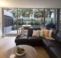 Urban Sea Drift - Rejuvenate Stays - Hobart Tourism