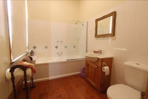 Bairnsdale Bed And Breakfast - Hobart Tourism 6