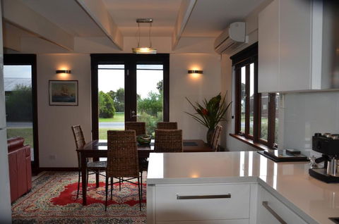 Yolla Beach House - Tourism TAS 1