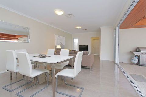 Anastasia Villa - Hobart Tourism 2