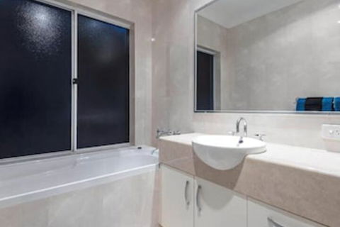 Sorrento Beach Manor - Tourism TAS 4