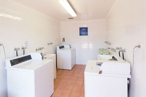 Gateway Lifestyle Birubi Beach - Hobart Tourism 5