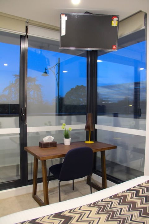 Whitehorse Apartment Hotel - Tourism TAS 6