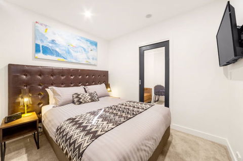 Whitehorse Apartment Hotel - Tourism TAS 2