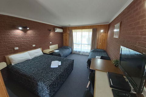 Country Mile Motor Inn - Tourism TAS 6