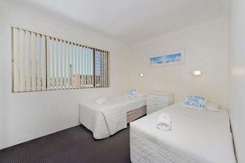 Beach House Holiday Apartments - Hobart Tourism 5