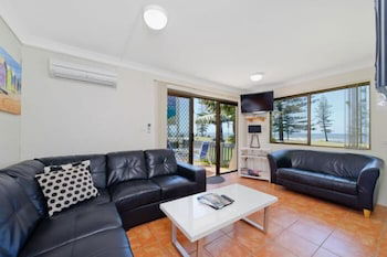 Beach House Holiday Apartments - Hobart Tourism 4