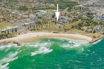 Beach House Holiday Apartments - Hobart Tourism 0