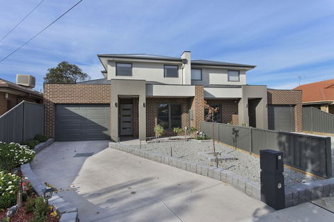 Bradford Place Melbourne - Tourism TAS 3