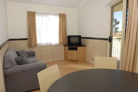 Longreach Tourist Park Caravan Park - Tourism TAS 4