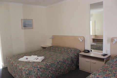 Mid Coast Motor Inn - Tourism TAS 3