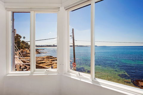 Beach House - Hobart Tourism 2
