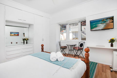Beach House - Hobart Tourism 0