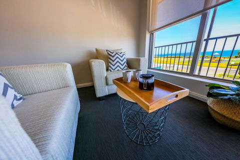 COAST Motel And Apartments - Tourism TAS 4