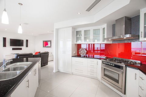Spinnakers By Rockingham Apartments - Hobart Tourism 6