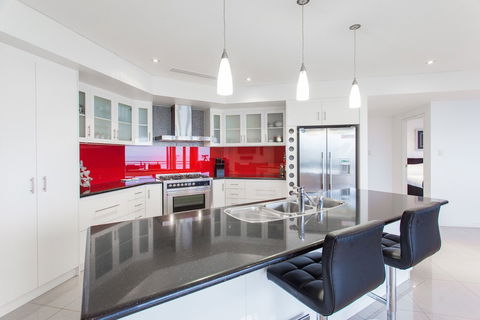 Spinnakers By Rockingham Apartments - Hobart Tourism 3