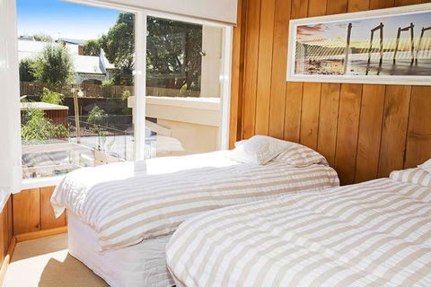 Beach House Apartments - Hobart Tourism 5