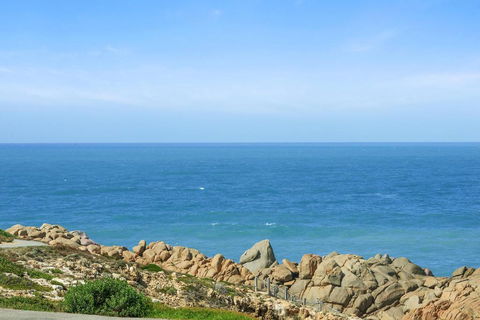 South Seas Beachfront Apartments - Tourism TAS 5