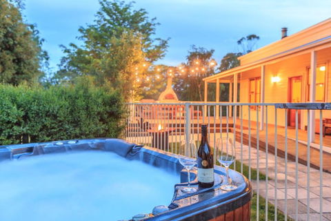 Country House Retreat - Hobart Tourism 2