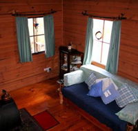 Wombat Cabin - Hobart Tourism
