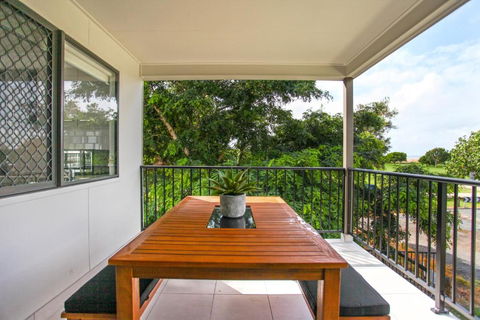 Beach Breeze Holiday House - Hobart Tourism 1