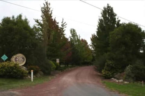 Granite Belt Brewery Retreat - Hobart Tourism 1