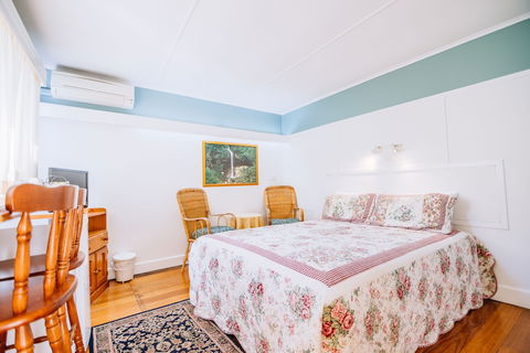 Warburton Lodge - Hobart Tourism 3