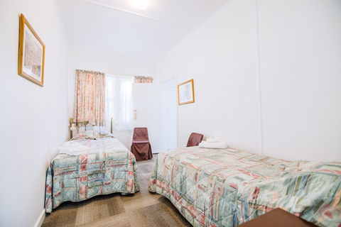 Warburton Lodge - Hobart Tourism 4