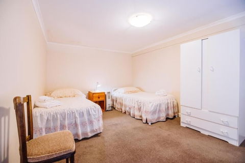 Warburton Lodge - Hobart Tourism 6