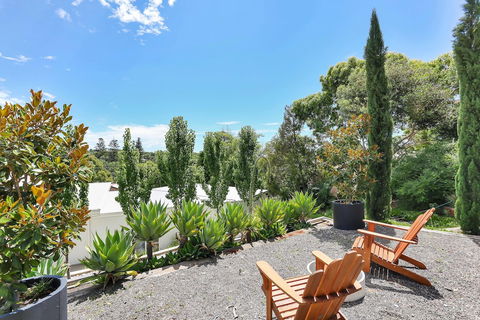 Barossa White House - Hobart Tourism 4
