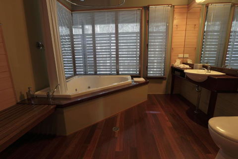 Bombah Point Eco Cottages - Hobart Tourism 3
