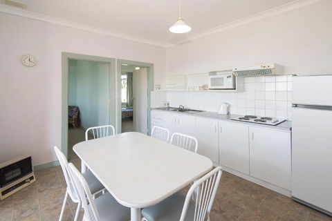 Augusta Hotel Motel - Hobart Tourism 6