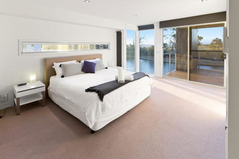 Gippsland Lakehouse A Canal Frontage - Hobart Tourism 4