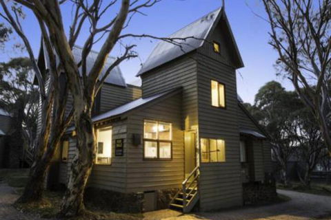 Gundy Lodge - Hobart Tourism 0