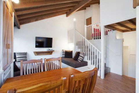Gundy Lodge - Hobart Tourism 2