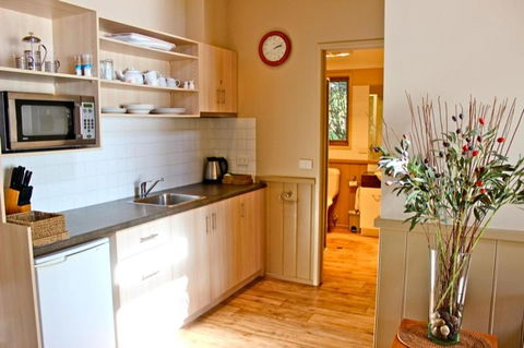 Autumn Leaf Cottage 1 - Tourism TAS 4