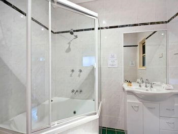 The Acreage B&B - Hobart Tourism 5