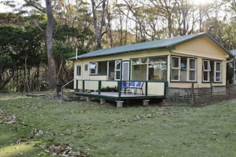Pebbly Beach Shacks - Tourism TAS 0