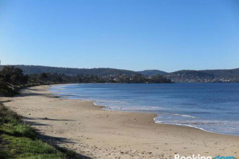 Beachside Rest - Tourism TAS 3