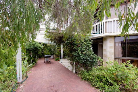 Beach Haven Studio - Hobart Tourism 6
