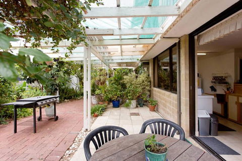 Beach Haven Studio - Hobart Tourism 4