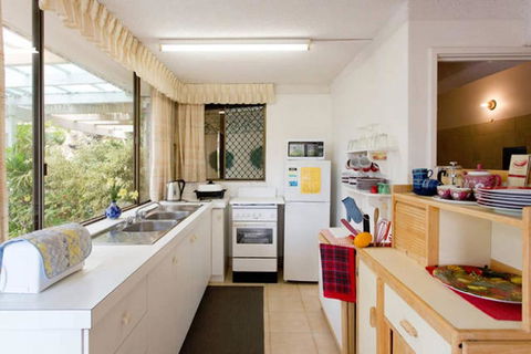 Beach Haven Studio - Hobart Tourism 3