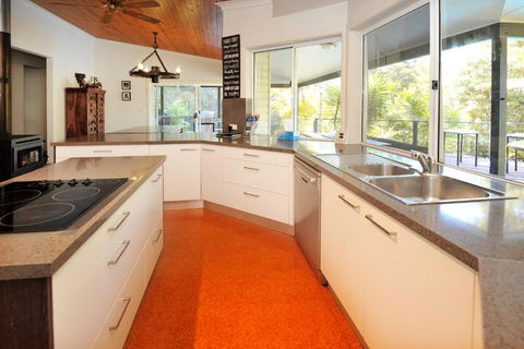 Sapphire Beach Acreage - Hobart Tourism 4